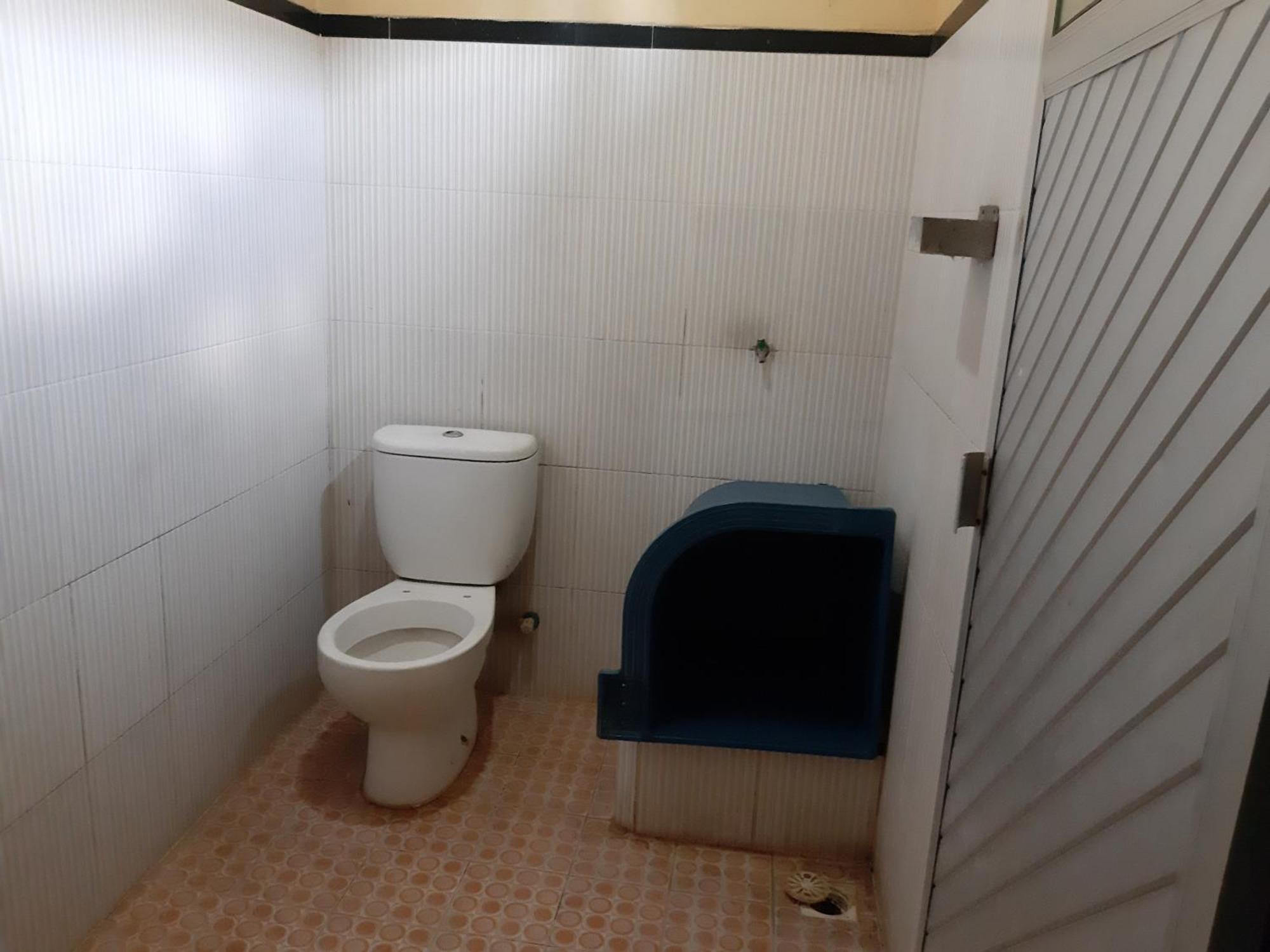 Hotel Oyo 92693 Houstel Darma Syariah Probolinggo Exterior foto